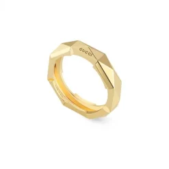 Anillo Gucci Link to Love con tachuelas oro amarillo