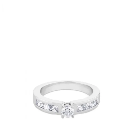 Media alianza de oro blanco con princesas y diamante central talla brillante