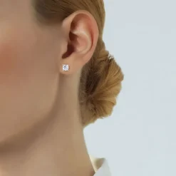 Pendientes de diamantes en oro blanco con 4 garras de 0,82 quilates