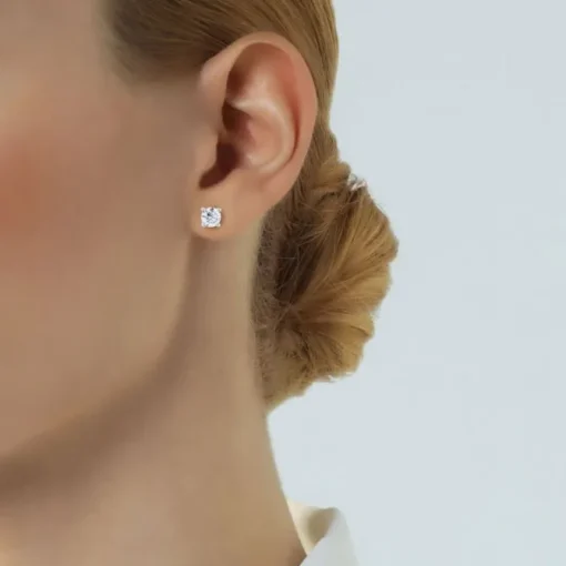 Pendientes de diamantes en oro blanco con 4 garras de 0,82 quilates