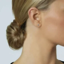 Pendientes de oro blanco con diamantes engastados en 4 garras