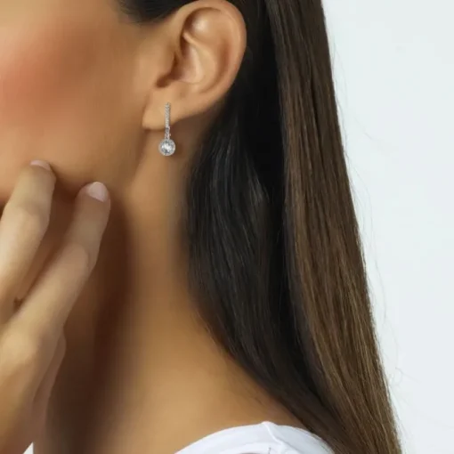 Pendientes de oro blanco con diamante redondo y brillantes