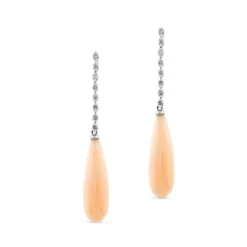 Pendientes largos de oro blanco y coral en perilla