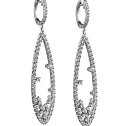 Pendientes largos de oro blanco con diamantes