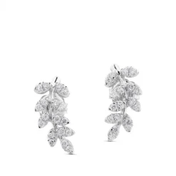 Pendientes trepadores de oro blanco con diamantes en forma de rama