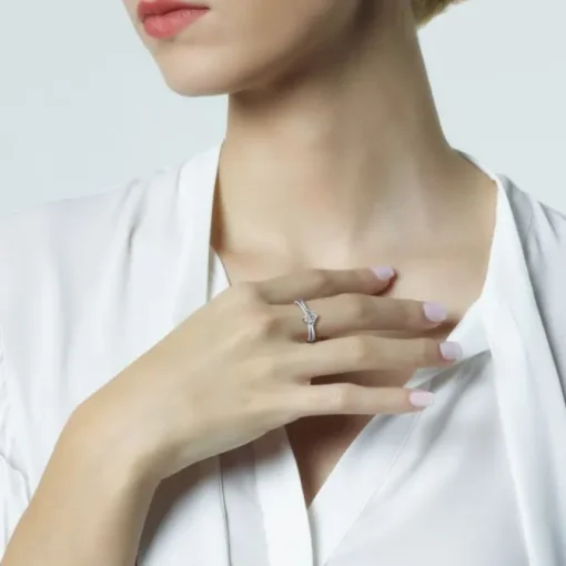 Solitario "Diana" de oro blanco con diamante talla brillante 0.51 quilates