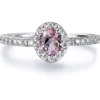 Sortija "Caramelo" de oro blanco con morganita talla oval y diamantes