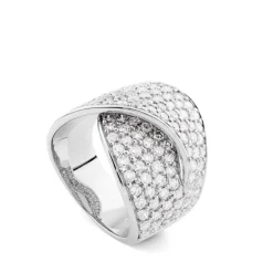 Sortija de oro blanco cruzada con pavé de diamantes