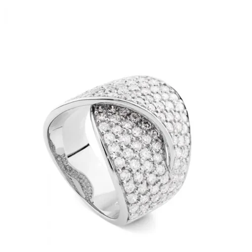 Sortija de oro blanco cruzada con pavé de diamantes