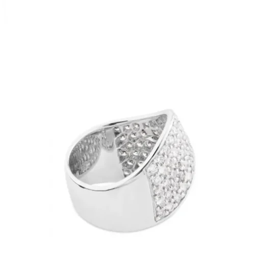 Sortija de oro blanco cruzada con pavé de diamantes