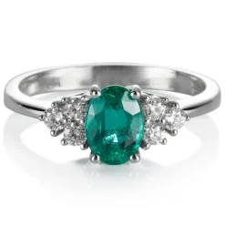 Sortija "Royal Trilogy" de oro blanco con esmeralda oval y diamantes