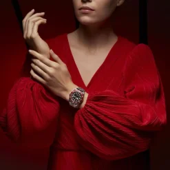 Tudor Black Bay 41 bisel rojo brazalete jubile